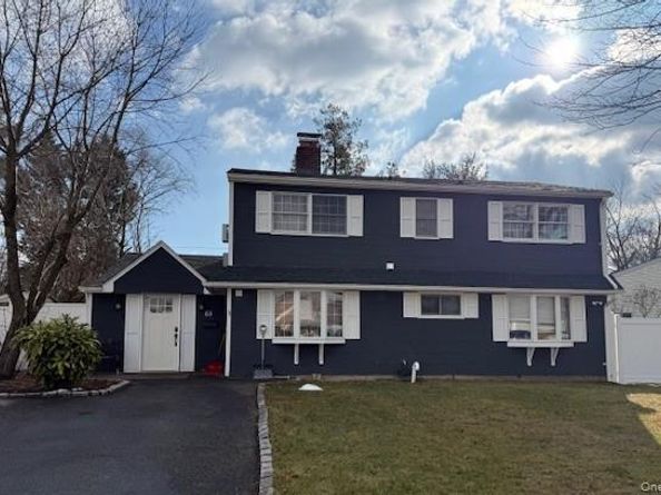 65 Prince Lane, Westbury NY 11590