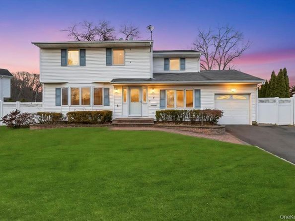7 Carto Circle, Deer Park NY 11729
