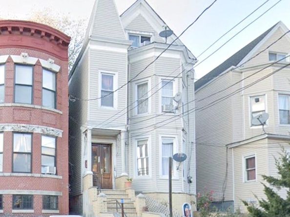 211 Sunnyside Avenue, Brooklyn NY 11207