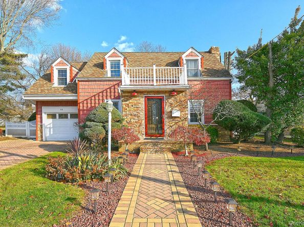 60 Connecticut Avenue, Freeport NY 11520