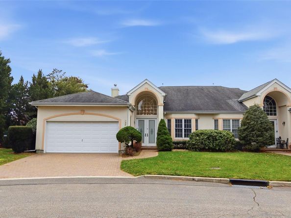 159 Altessa Boulevard, Melville NY 11747