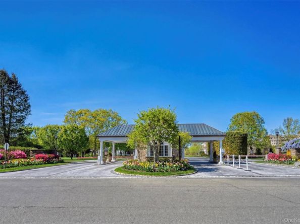 333 E Overlook, Port Washington NY 11050