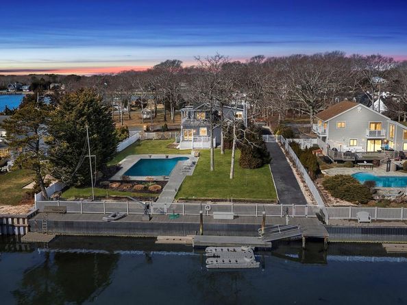 8 Canal Way, Hampton Bays NY 11946