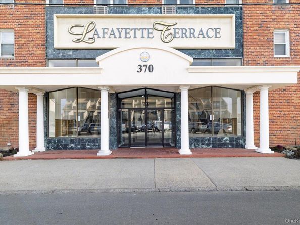 370 W Broadway 5C, Long Beach NY 11561