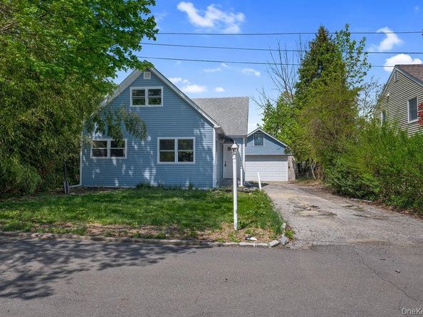 16 1st Street, Glenwood Landing NY 11547
