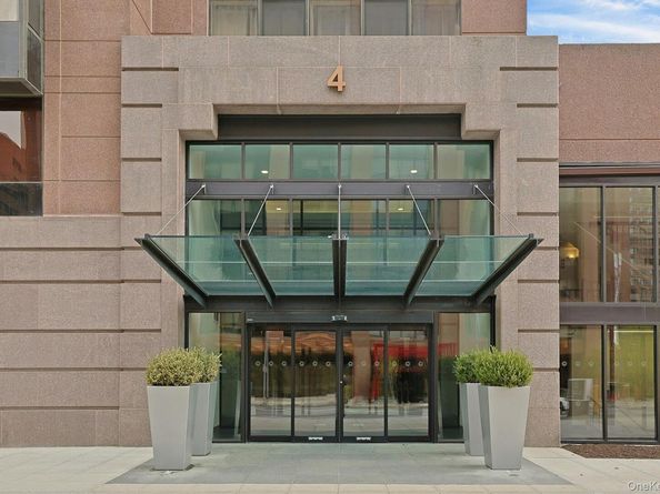 4 Martine 421, White Plains NY 10606