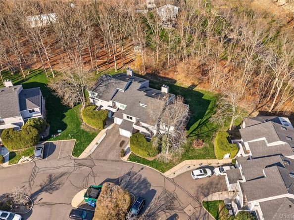 9 Vista Drive N, Manorville NY 11949