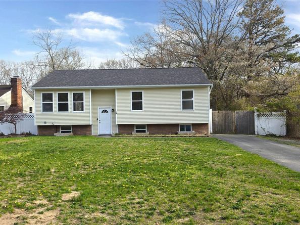 6A Murray Lane, Coram NY 11727