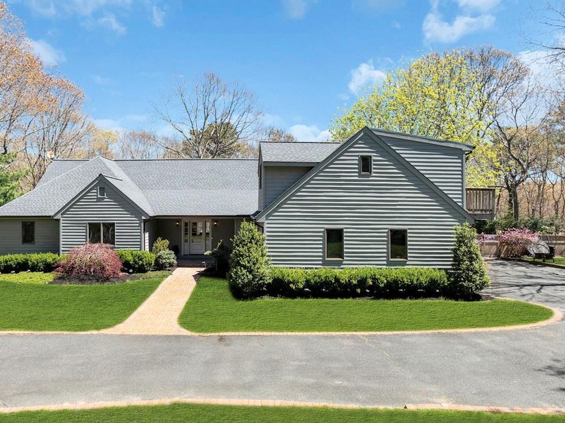 3 Quail Run, Hampton Bays NY 11946