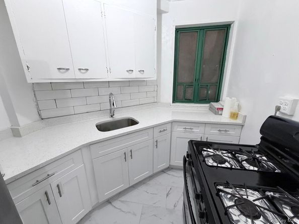 1558 Unionport Road 2D, Bronx NY 10462