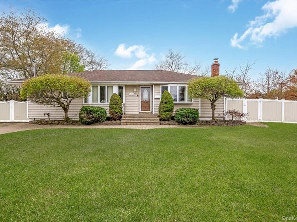 2 Seley Cross, Islip Terrace NY 11752