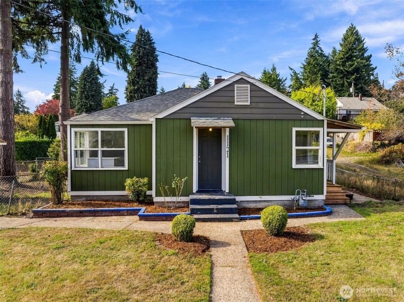 1121 S National Avenue, Bremerton WA 98312