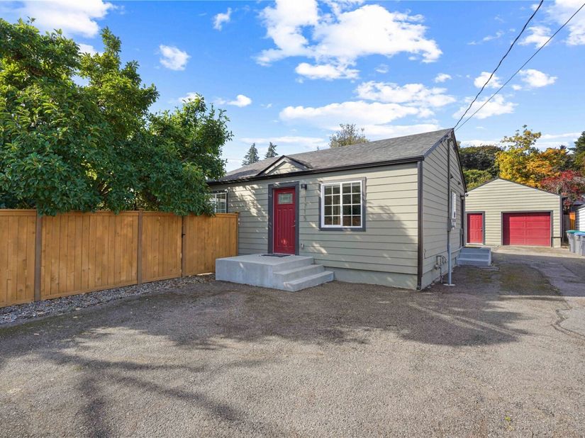 1715 Snyder Avenue, Bremerton WA 98312