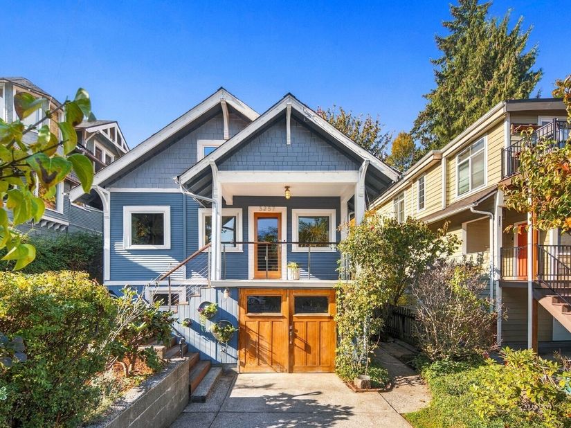 3257 30th Ave SW, Seattle WA 98126