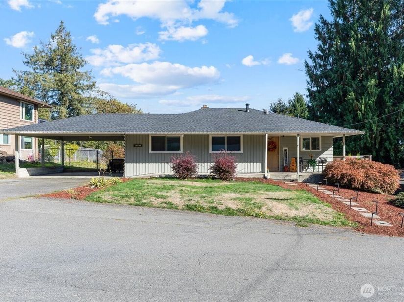 14448 6th Avenue S, Burien WA 98168