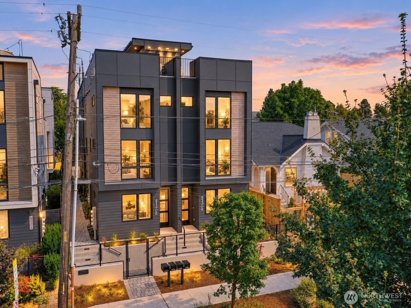 4326 Woodlawn Avenue N A, Seattle WA 98103