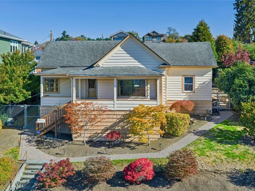 606 Renton Avenue S, Renton WA 98057