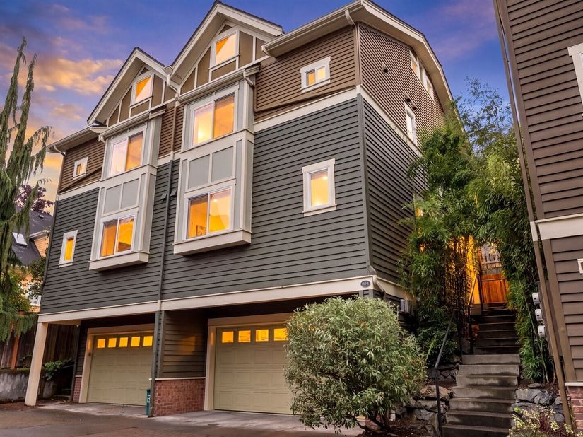 220 12th Avenue E A, Seattle WA 98102