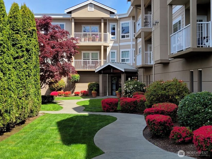 1854 NW 195th Street 205, Shoreline WA 98177