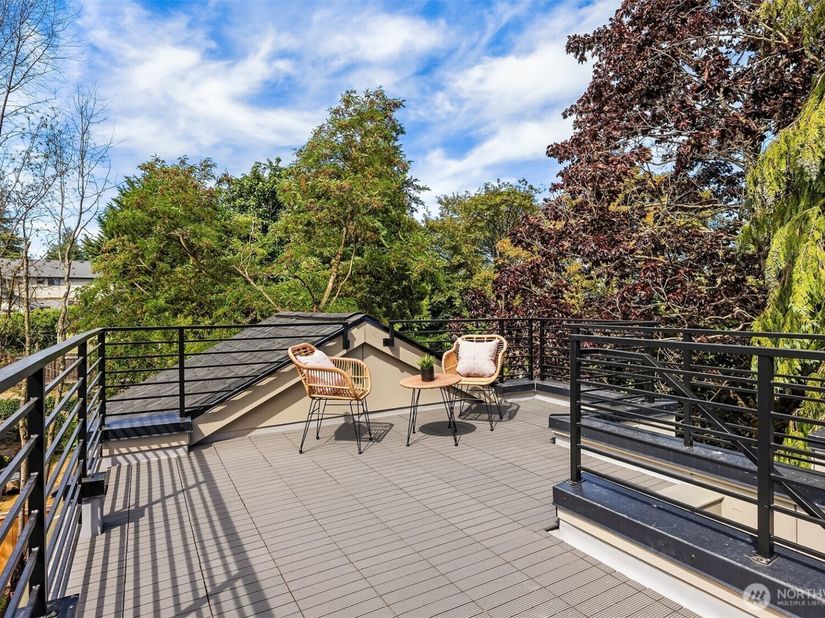 1504 N 100th Street, Seattle WA 98133