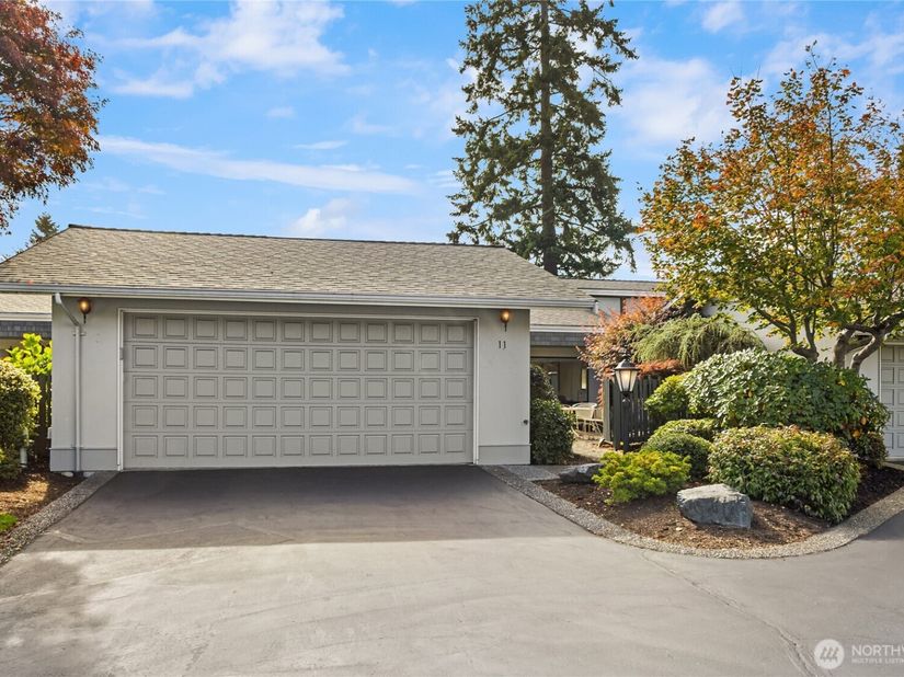 1821 NW 195th Street 11, Shoreline WA 98177