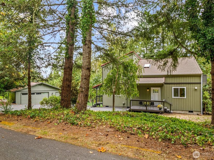 25025 NE 52nd Place, Redmond WA 98053