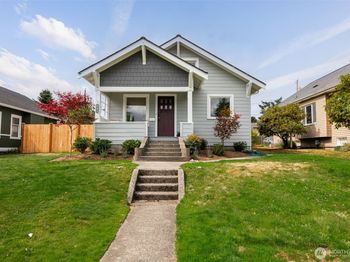 2018 Oakes Avenue