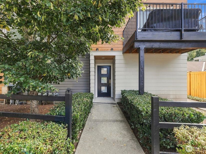 18234 73rd Avenue NE 103, Kenmore WA 98028