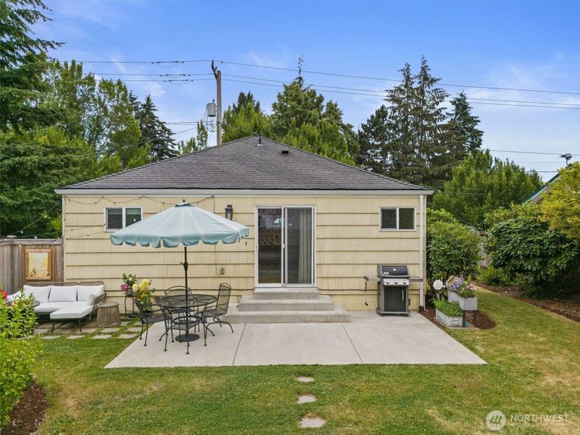 2638 SW 106th Street, Seattle WA 98146