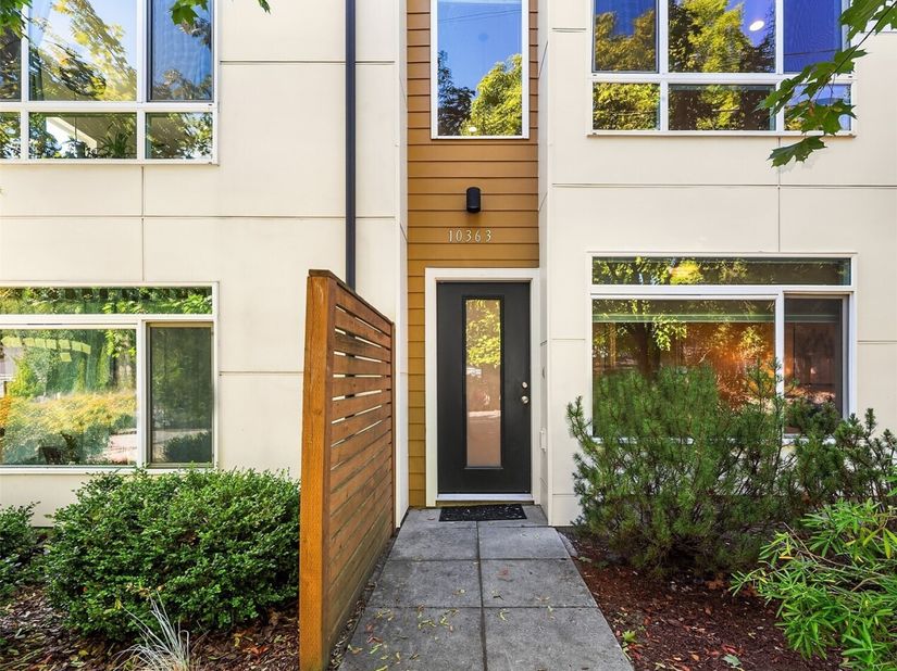 10363 Ashworth Avenue N, Seattle WA 98133