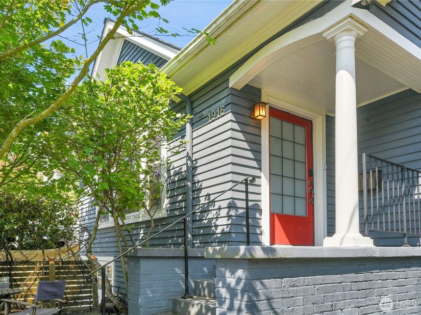1916 11th Avenue W, Seattle WA 98119