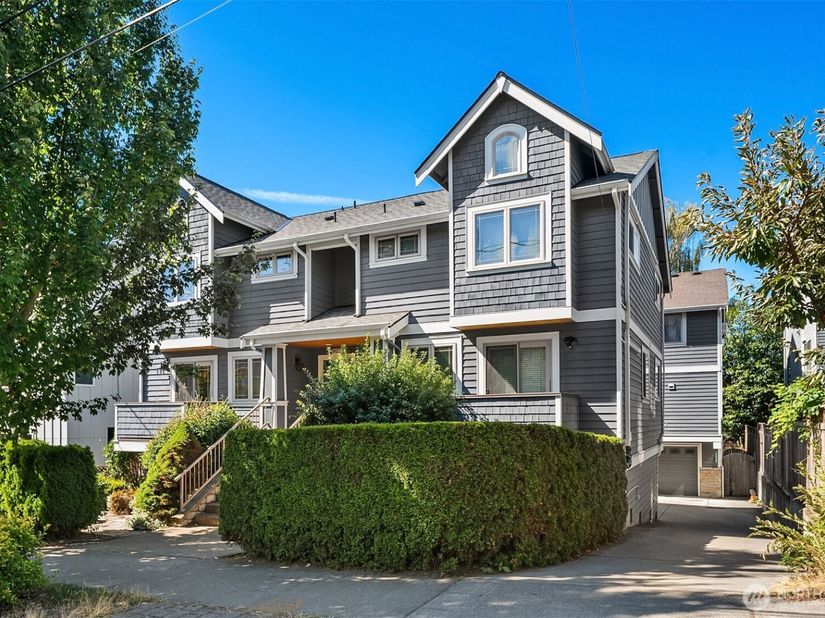 3829 Ashworth Avenue N B, Seattle WA 98103