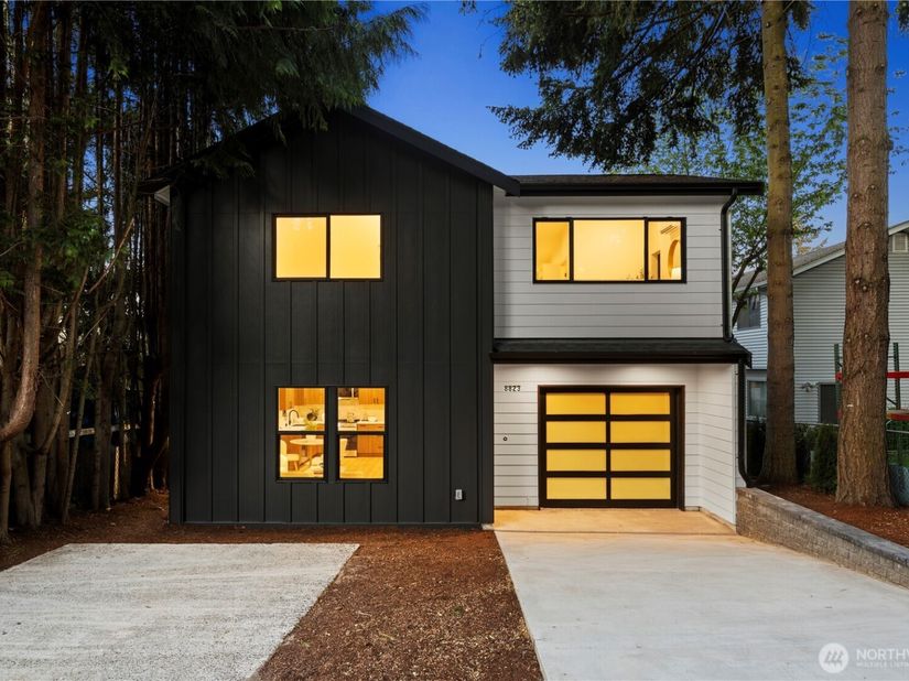 8823 Dibble Avenue NW, Seattle WA 98117