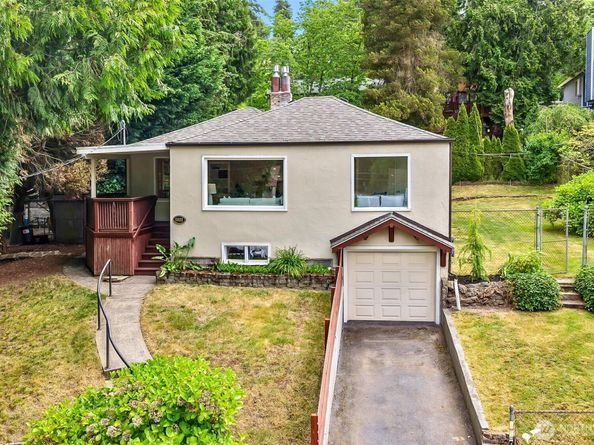 8800 Ravenna Avenue NE, Seattle WA 98115