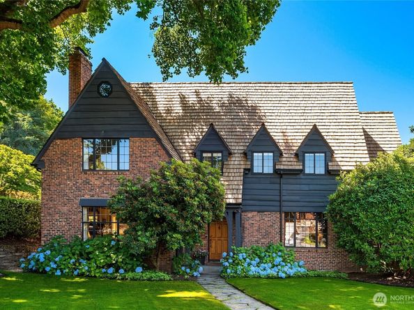 1105 Shenandoah Drive E, Seattle WA 98112