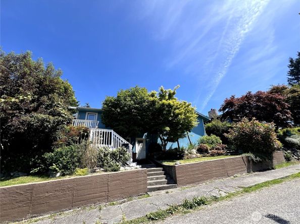 7756 14th Avenue SW, Seattle WA 98106