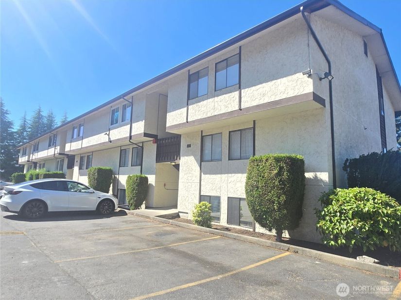 3515 S 160th Street B5, SeaTac WA 98188