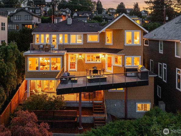1126 33rd Avenue S, Seattle WA 98144