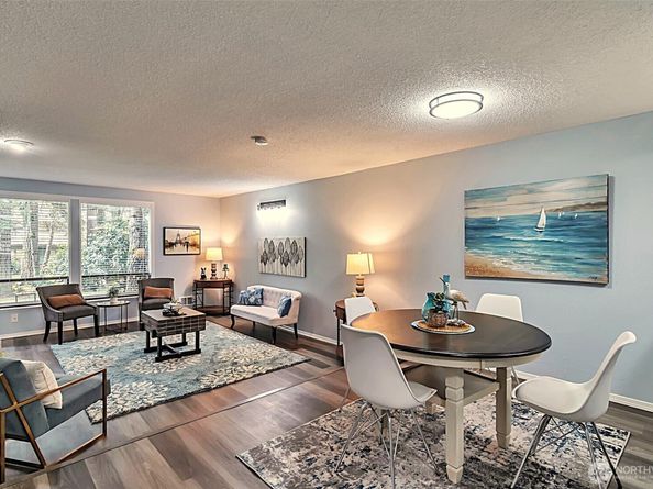 19115 Ballinger Way NE 102, Lake Forest Park WA 98155
