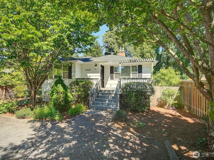 15524 Midvale Avenue N, Shoreline WA 98133