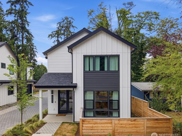 12426 NE 90th Street, Kirkland WA 98033