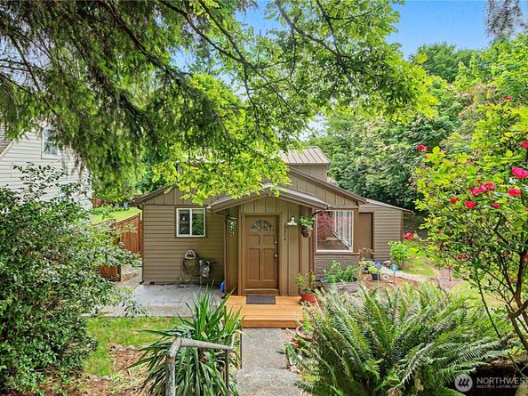 15504 11th Avenue NE, Shoreline WA 98155