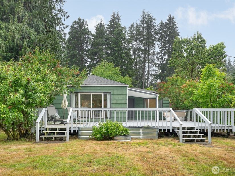 17633 10th Avenue NE, Shoreline WA 98155