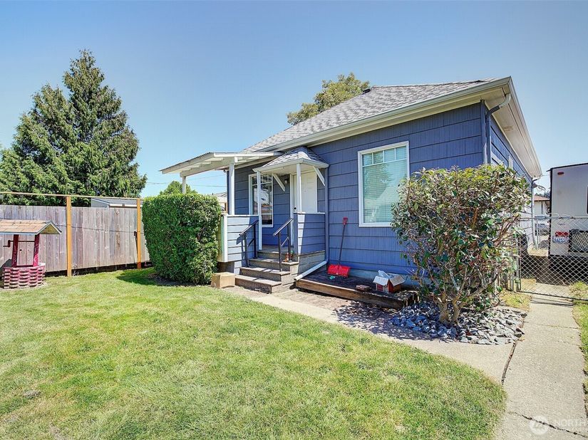 320 Williams Avenue N, Renton WA 98057