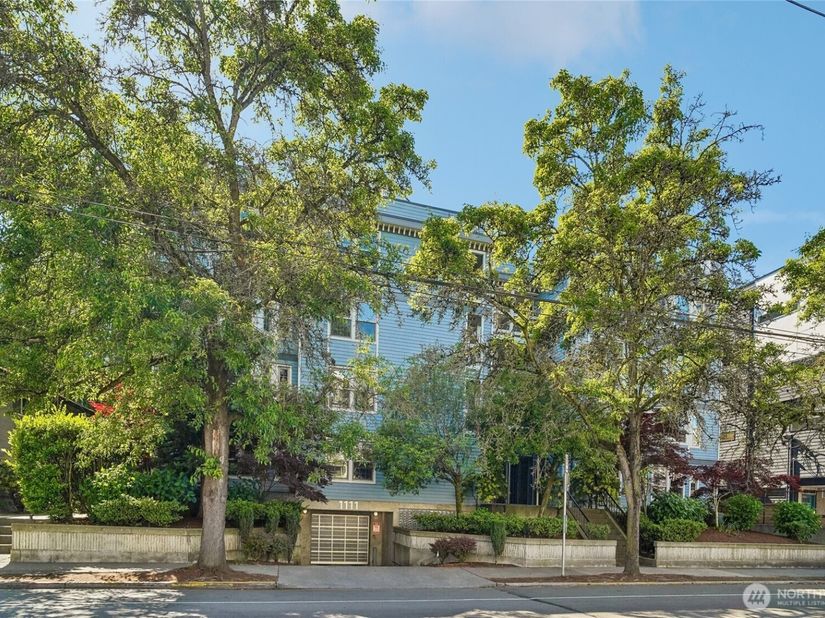 1111 10th Avenue E 20, Seattle WA 98102