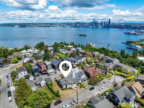 3722 SW Grayson Street, Seattle WA 98126
