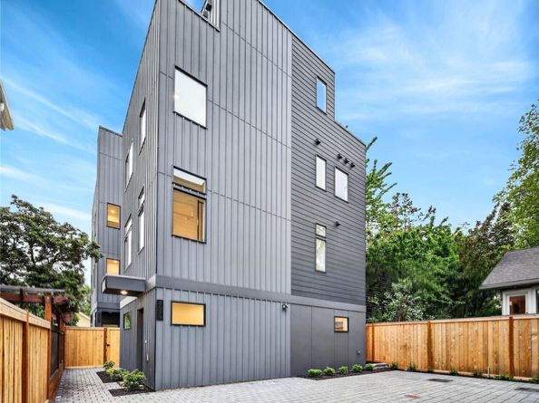 4529 Corliss Avenue N, Seattle WA 98103