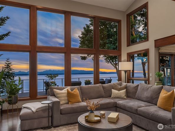 15718 72nd Avenue W, Edmonds WA 98026