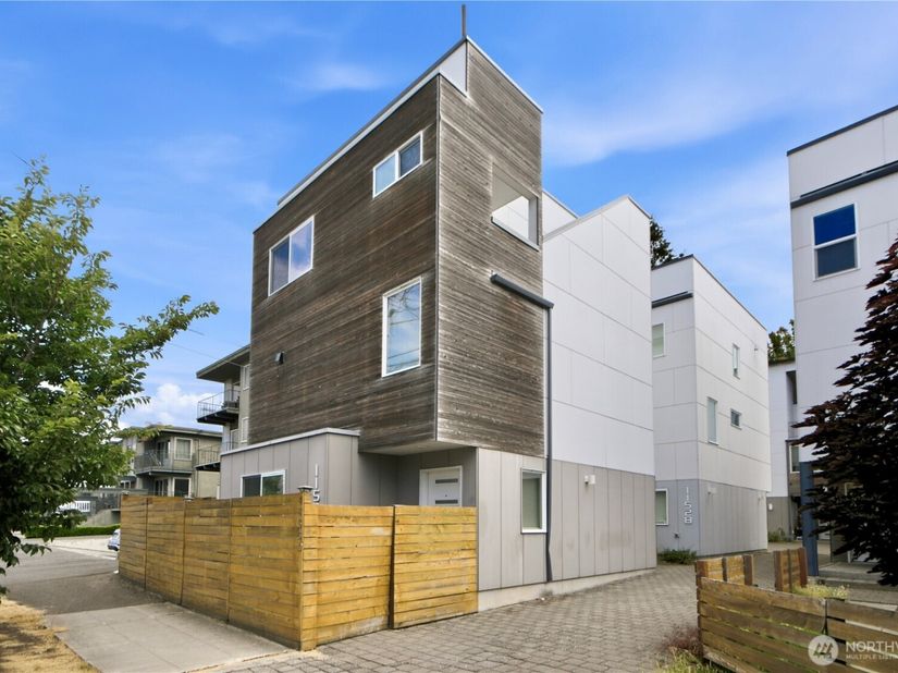 11530 Greenwood Avenue N, Seattle WA 98133