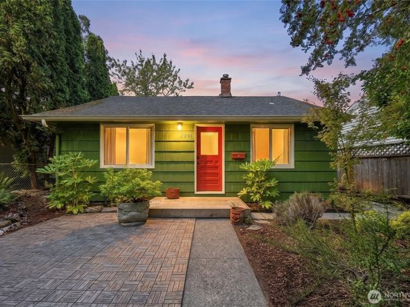 9223 21st Avenue SW, Seattle WA 98106